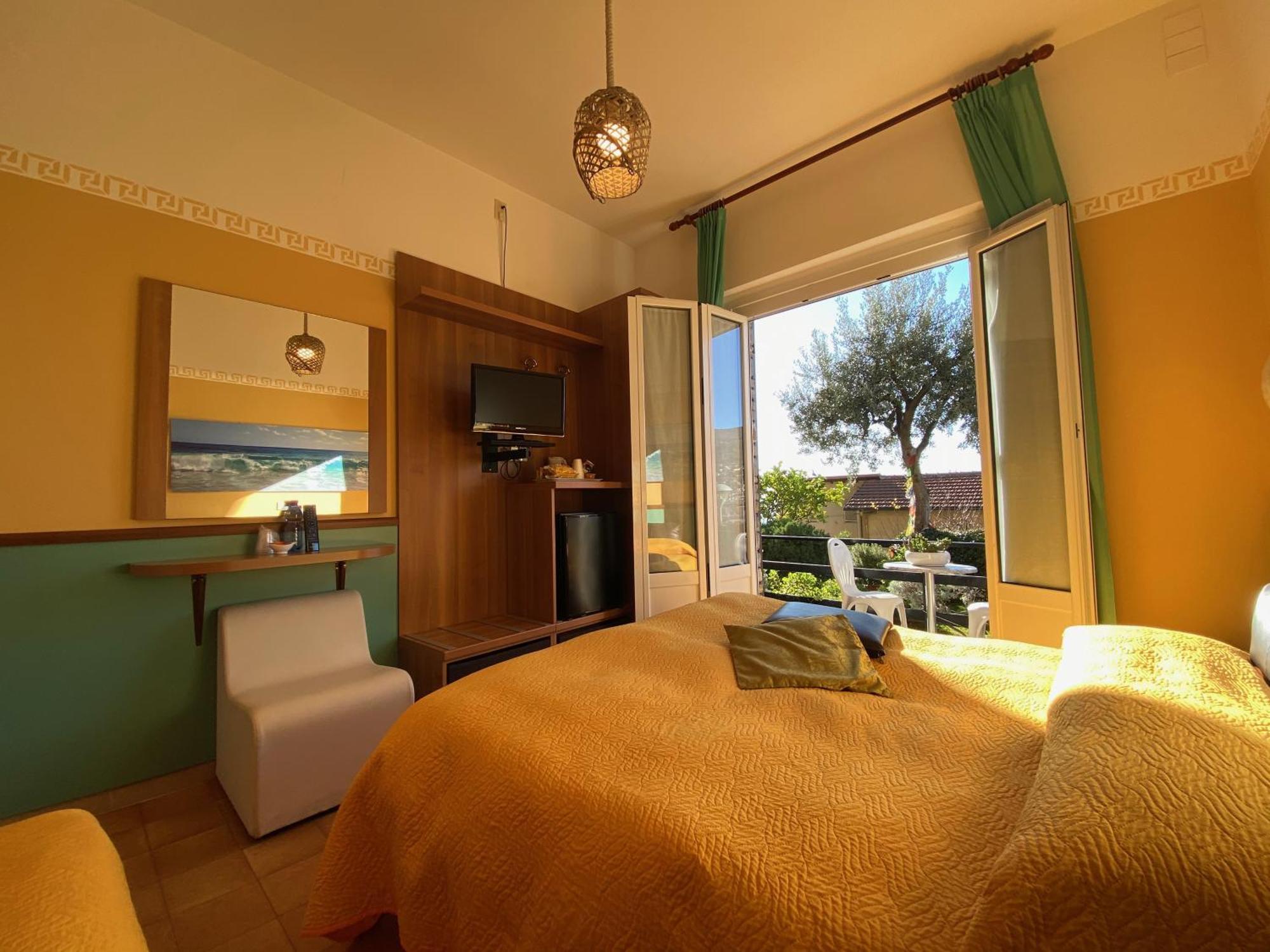 Albergo La Pineta Marina dʼMarina dʼAndora Habitación foto
