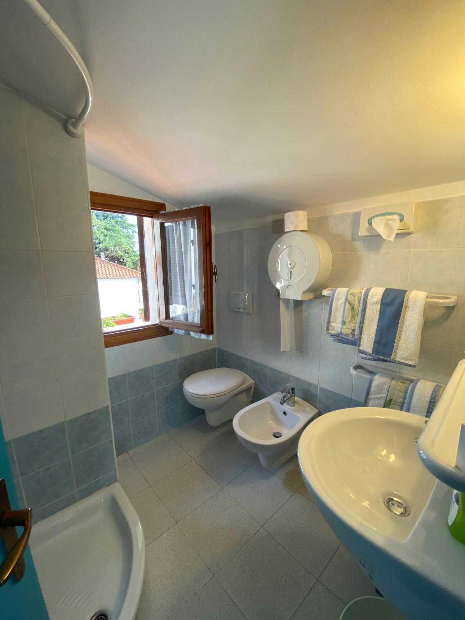 Albergo La Pineta Marina dʼMarina dʼAndora Habitación foto